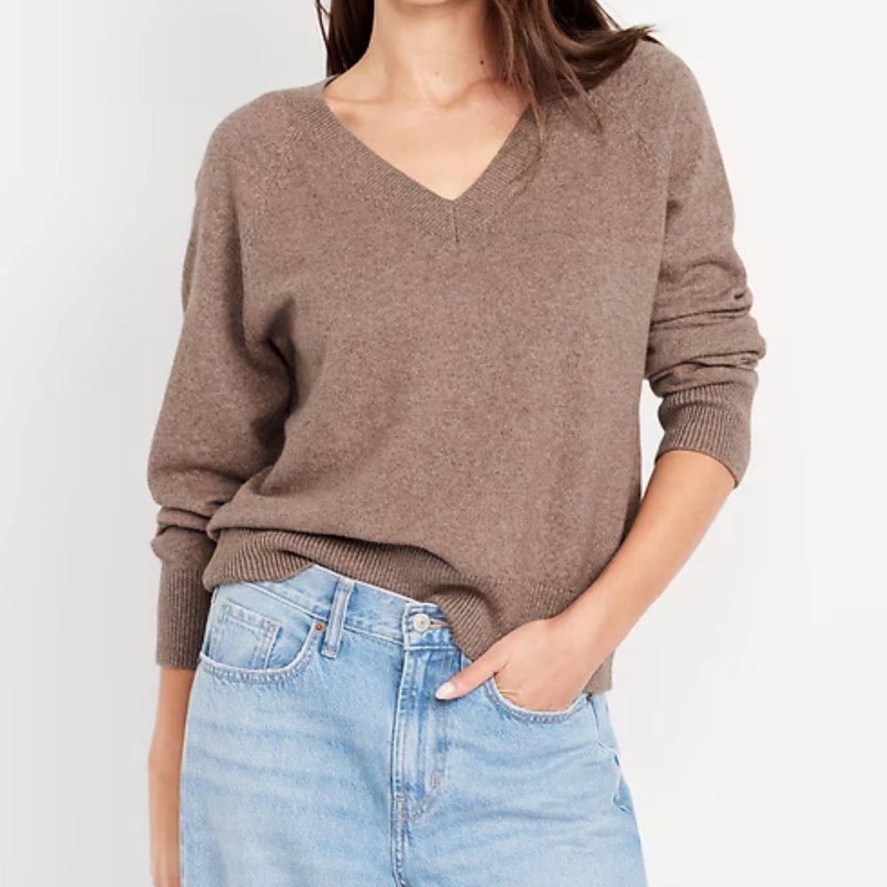 Old Navy SoSoft Loose V-neck Knit Sweater
